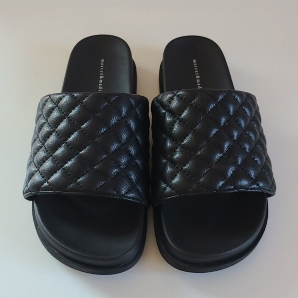 Mercer & Madison Nova Puffy Black Slide Sandals Size 6.5